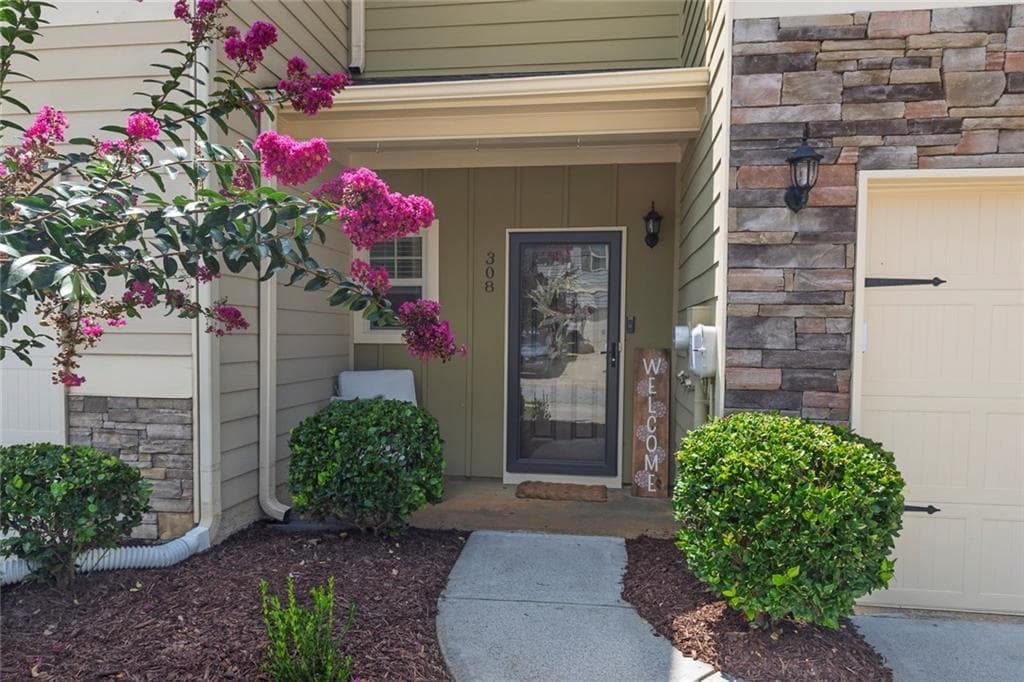 3 bedroom, 3 bathroom, 1,560 sq ft townhouse for sale at 308 Valley Crossing, Canton, GA 30114 — photo 3