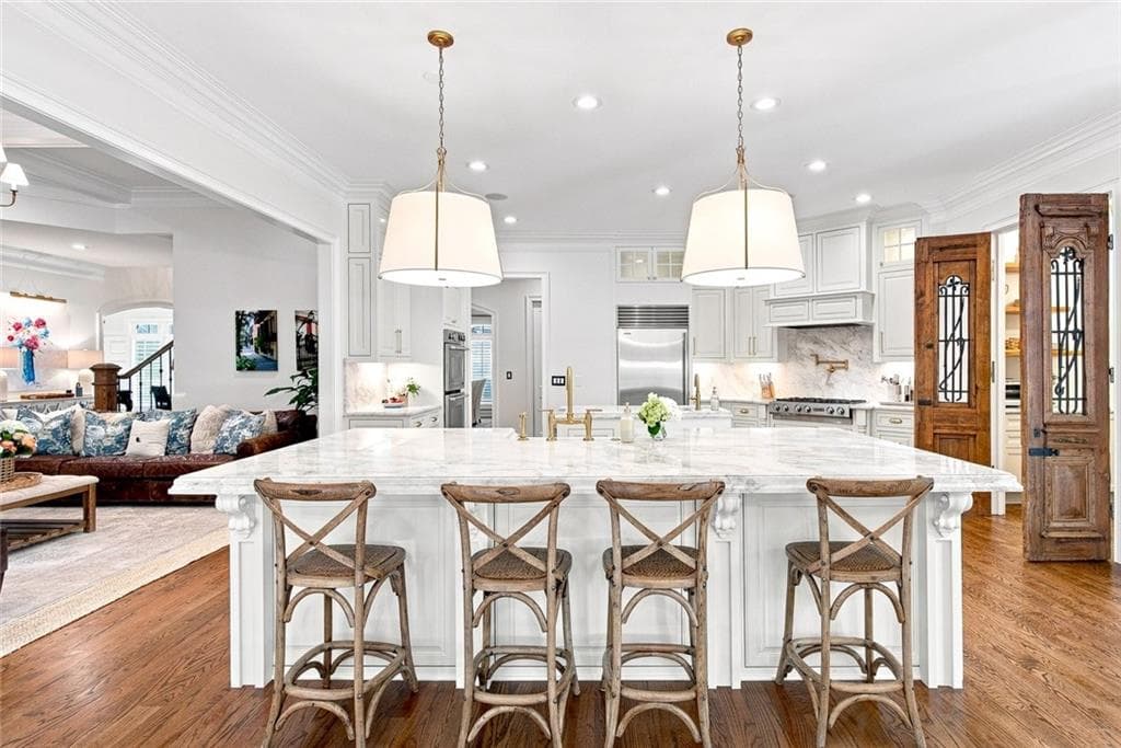 5 bedroom, 4 bathroom, 5,450 sq ft single family residence for sale at 2202 Crimson King Drive, Braselton, GA 30517 — photo 3