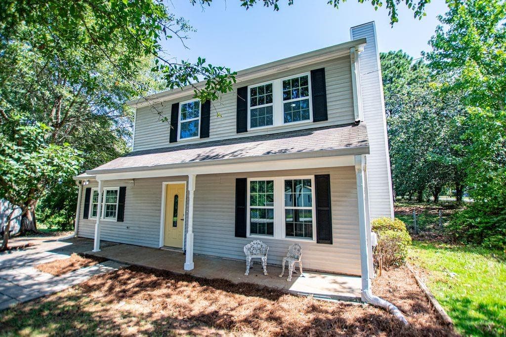 4 bedroom, 3 bathroom, 1,879 sq ft single family residence under contract at 2960 Pritchards Mill Trail, Douglasville, GA 30135 — photo 2