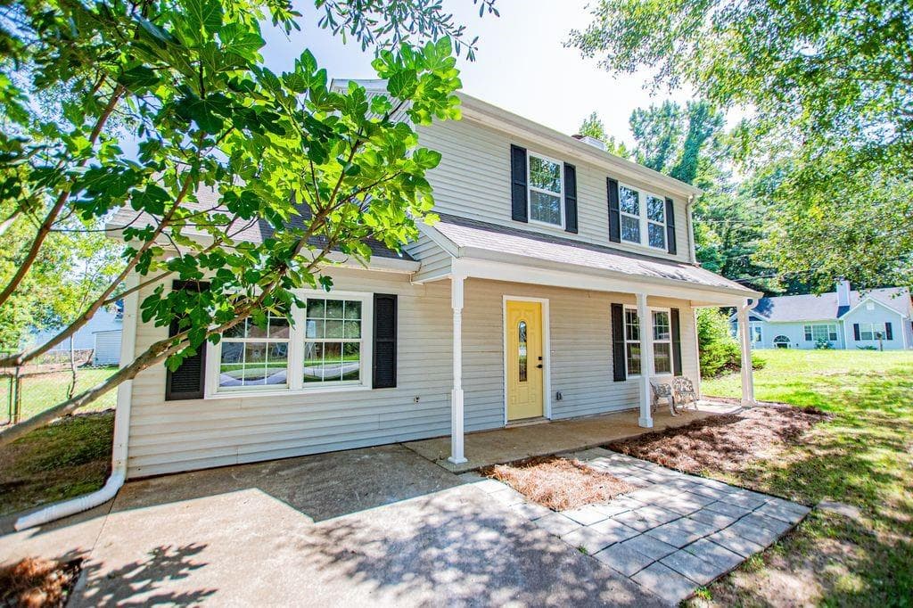 4 bedroom, 3 bathroom, 1,879 sq ft single family residence under contract at 2960 Pritchards Mill Trail, Douglasville, GA 30135 — photo 3