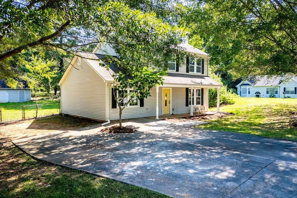 4 bedroom, 3 bathroom, 1,879 sq ft single family residence under contract at 2960 Pritchards Mill Trail, Douglasville, GA 30135 — photo 7
