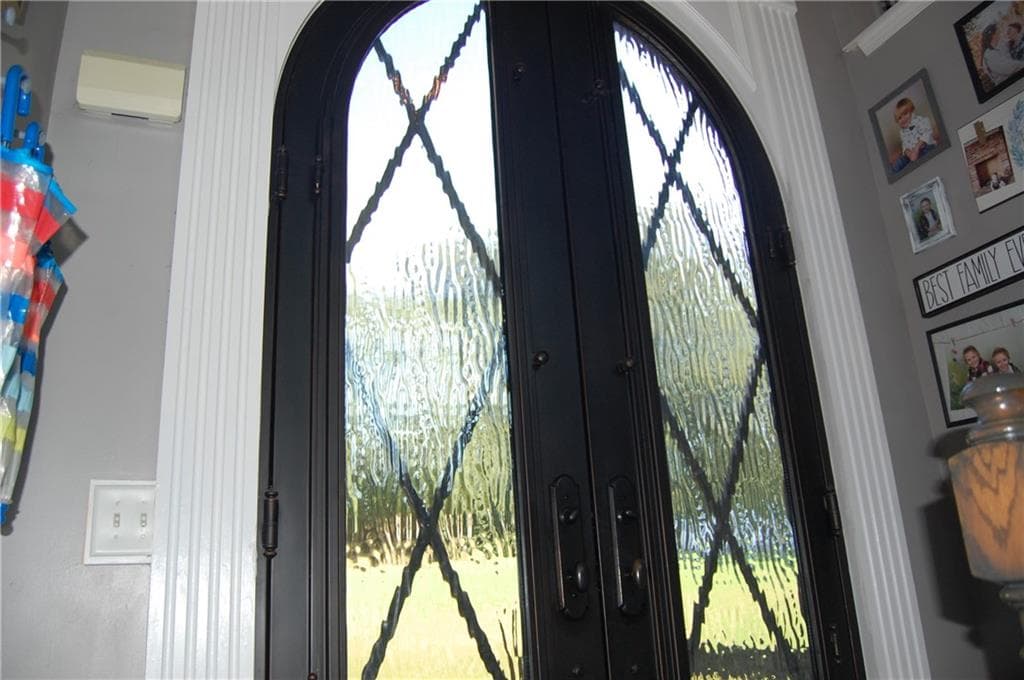 5 bedroom, 3 bathroom, 2,523 sq ft single family residence for sale at 1129 Jefferson Walk Cir, Jefferson, GA 30549 — photo 5