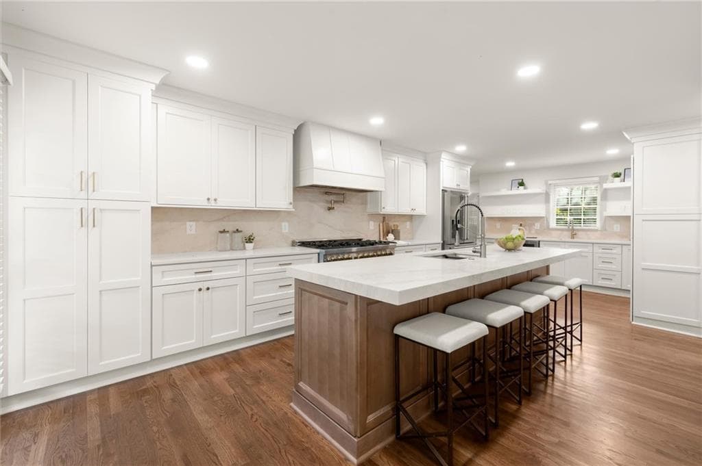 5 bedroom, 5 bathroom, 4,184 sq ft single family residence for sale at 5177 Riverhill Road NE, Marietta, GA 30068 — photo 5