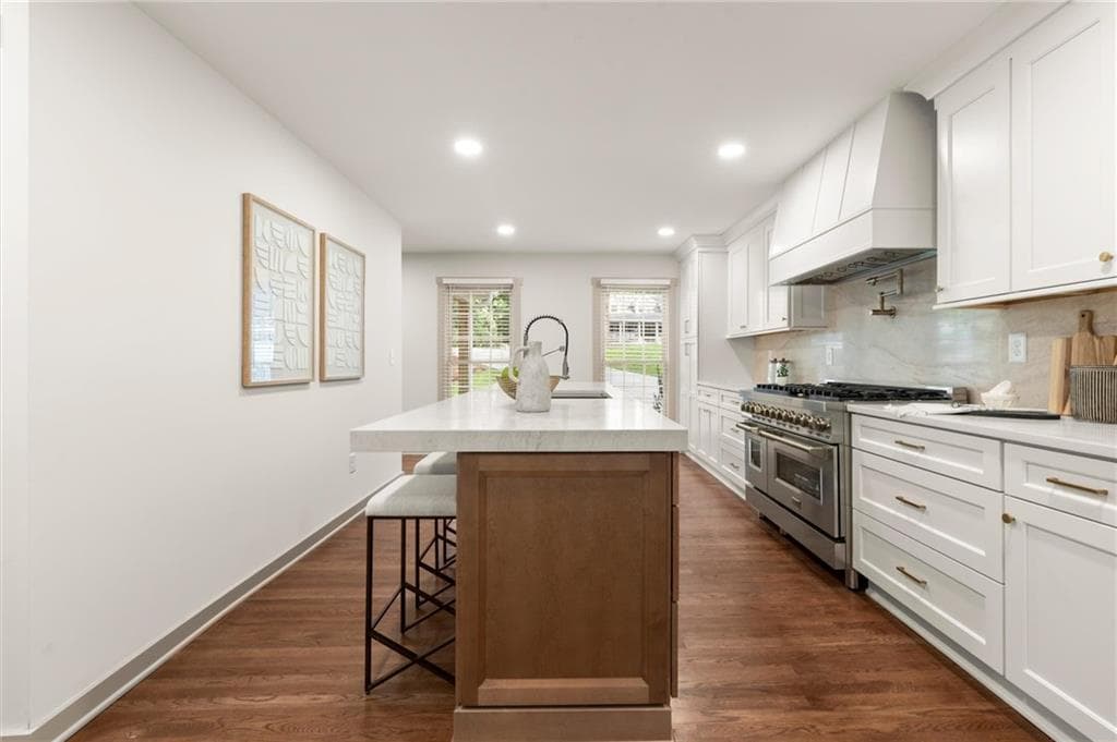 5 bedroom, 5 bathroom, 4,184 sq ft single family residence for sale at 5177 Riverhill Road NE, Marietta, GA 30068 — photo 7