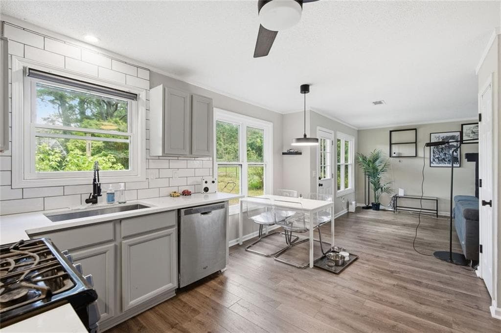 3 bedroom, 2 bathroom, 1,502 sq ft single family residence for sale at 3850 Michaels Way, Cumming, GA 30040 — photo 4