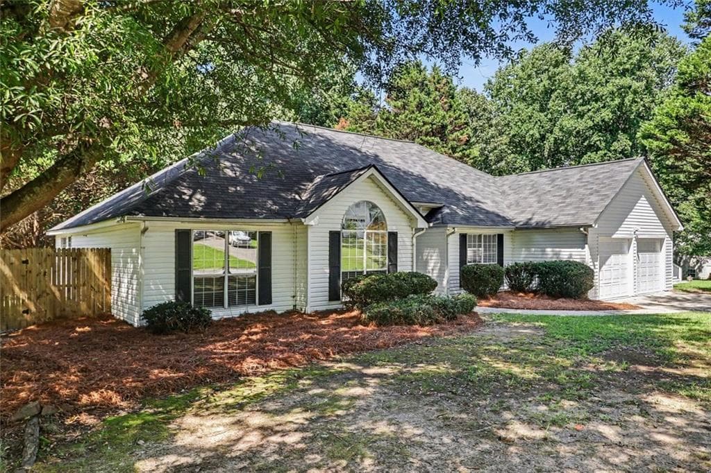 5 bedroom, 3 bathroom, 2,863 sq ft single family residence for sale at 2267 Rocksram Court, Buford, GA 30519 — photo 2