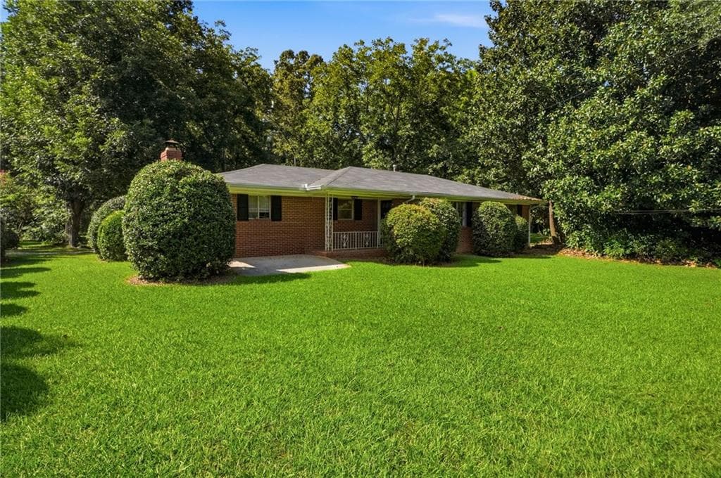 3 bedroom, 2 bathroom, 1,673 sq ft single family residence for sale at 944 Villa Rica Road, Marietta, GA 30064 — photo 2