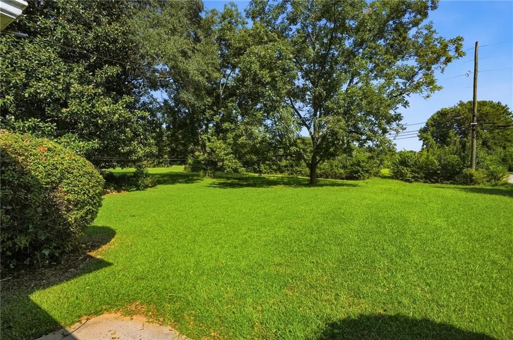 3 bedroom, 2 bathroom, 1,673 sq ft single family residence for sale at 944 Villa Rica Road, Marietta, GA 30064 — photo 4