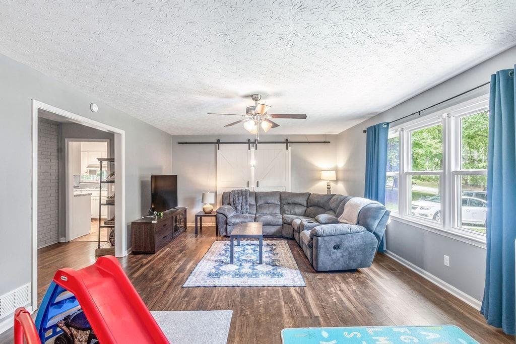 4 bedroom, 3 bathroom, 2,008 sq ft single family residence for sale at 25 Pine Chase Drive, Carrollton, GA 30116 — photo 6