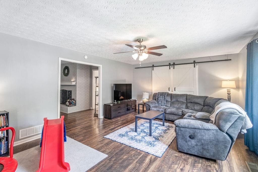 4 bedroom, 3 bathroom, 2,008 sq ft single family residence for sale at 25 Pine Chase Drive, Carrollton, GA 30116 — photo 7