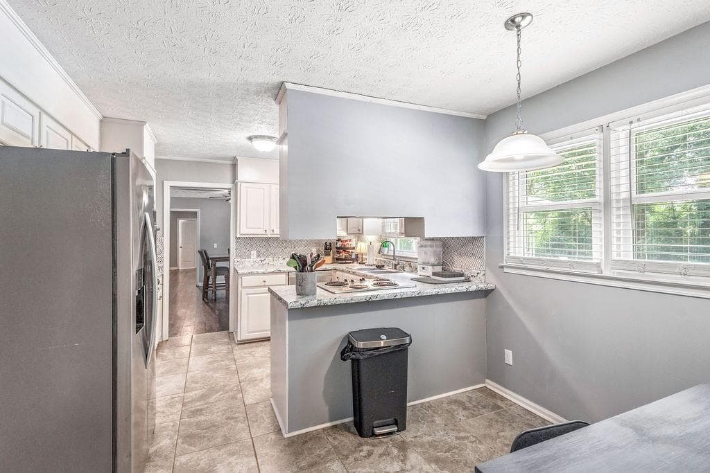4 bedroom, 3 bathroom, 2,008 sq ft single family residence for sale at 25 Pine Chase Drive, Carrollton, GA 30116 — photo 8