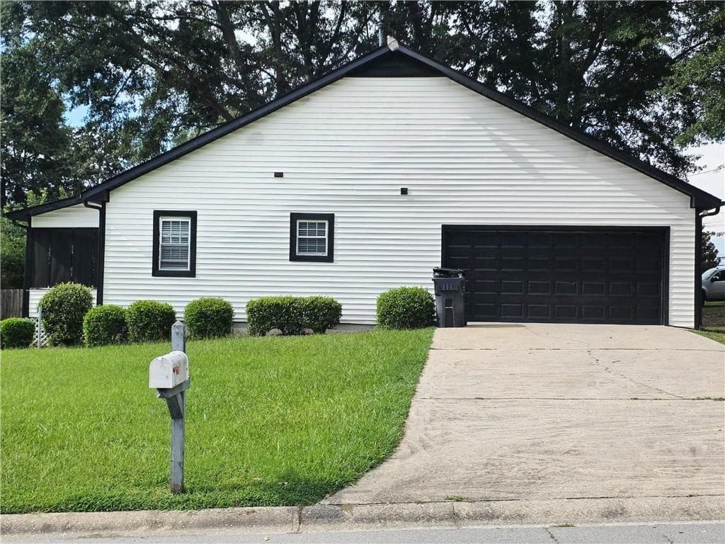 3 bedroom, 2 bathroom, 1,523 sq ft single family residence for rent at 1800 Keenland Place, Lawrenceville, GA 30043 for $2,200 a month — photo 1 of 16