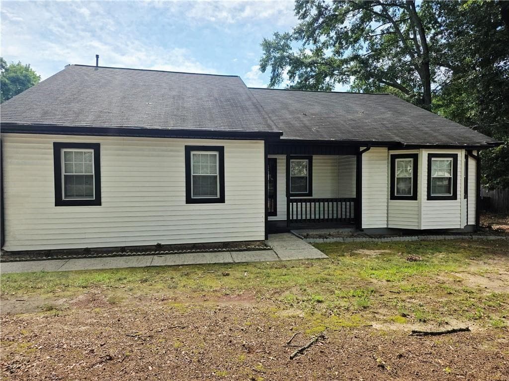 3 bedroom, 2 bathroom, 1,523 sq ft single family residence for rent at 1800 Keenland Place, Lawrenceville, GA 30043 for $2,200 a month — photo 2