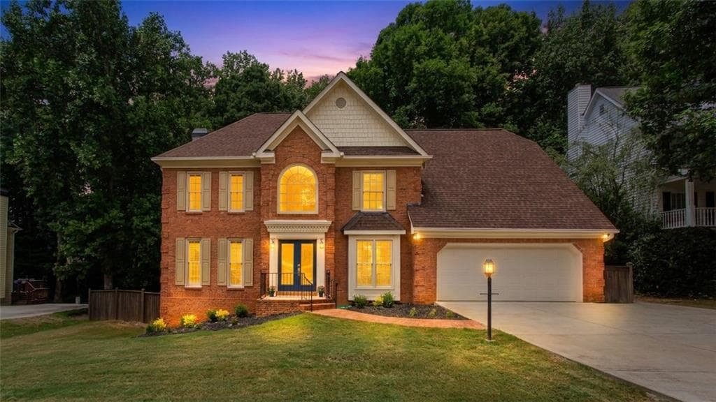 5 bedroom, 3 bathroom, 2,662 sq ft single family residence for sale at 1405 Holly Lake Circle, Snellville, GA 30078