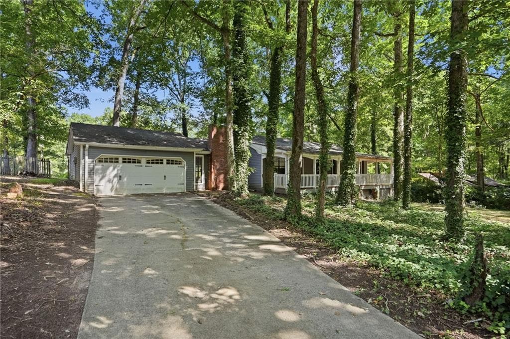 3 bedroom, 2 bathroom, 1,370 sq ft single family residence for sale at 367 Bedford Street, Marietta, GA 30064 — photo 3