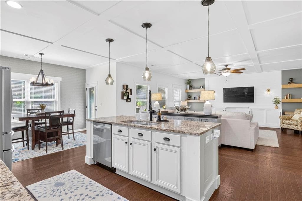 4 bedroom, 3 bathroom, 3,028 sq ft single family residence for sale at 2030 Boxwood Lane, Canton, GA 30114 — photo 8