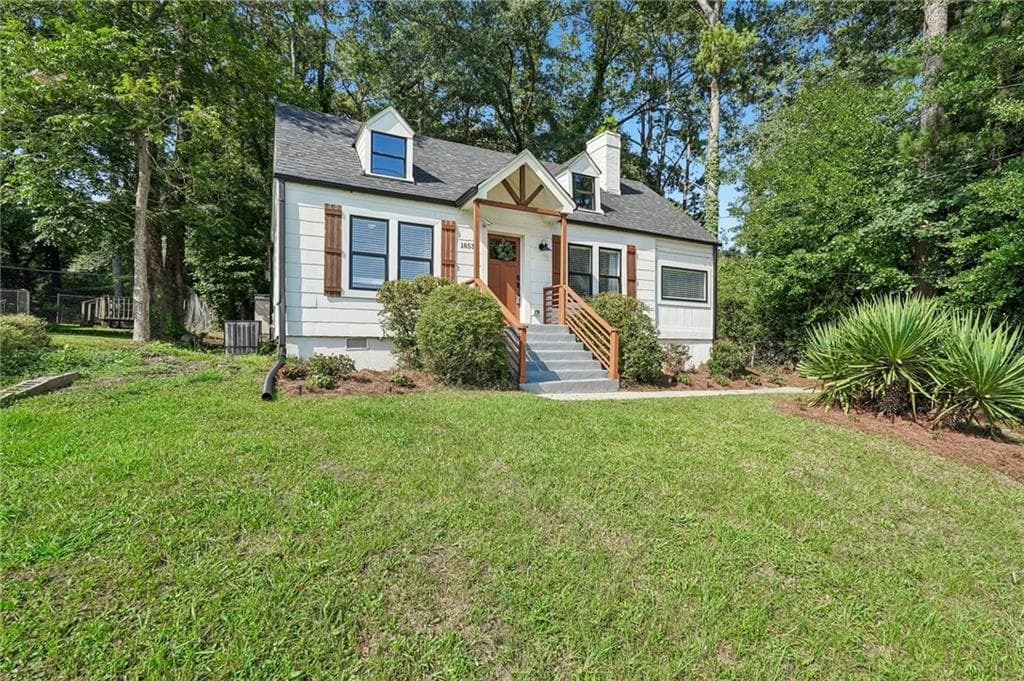 3 bedroom, 2 bathroom, 1,498 sq ft single family residence under contract at 1853 Beecher Road, Atlanta, GA 30310 — photo 3