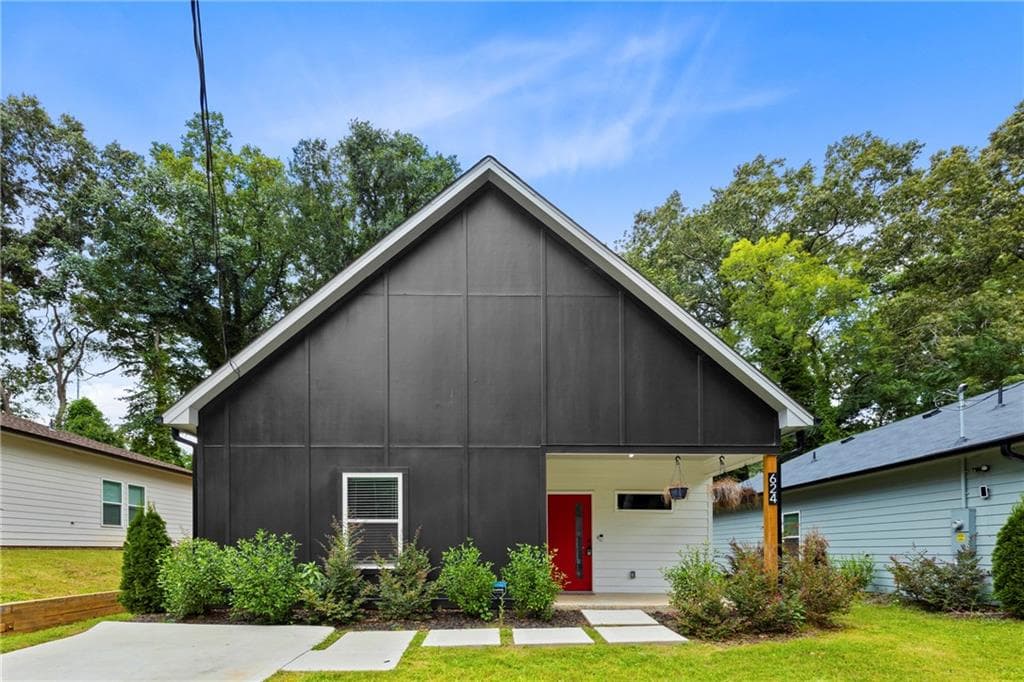 3 bedroom, 2 bathroom, 1,221 sq ft single family residence for sale at 624 Robert Street, Atlanta, GA 30318 — photo 2