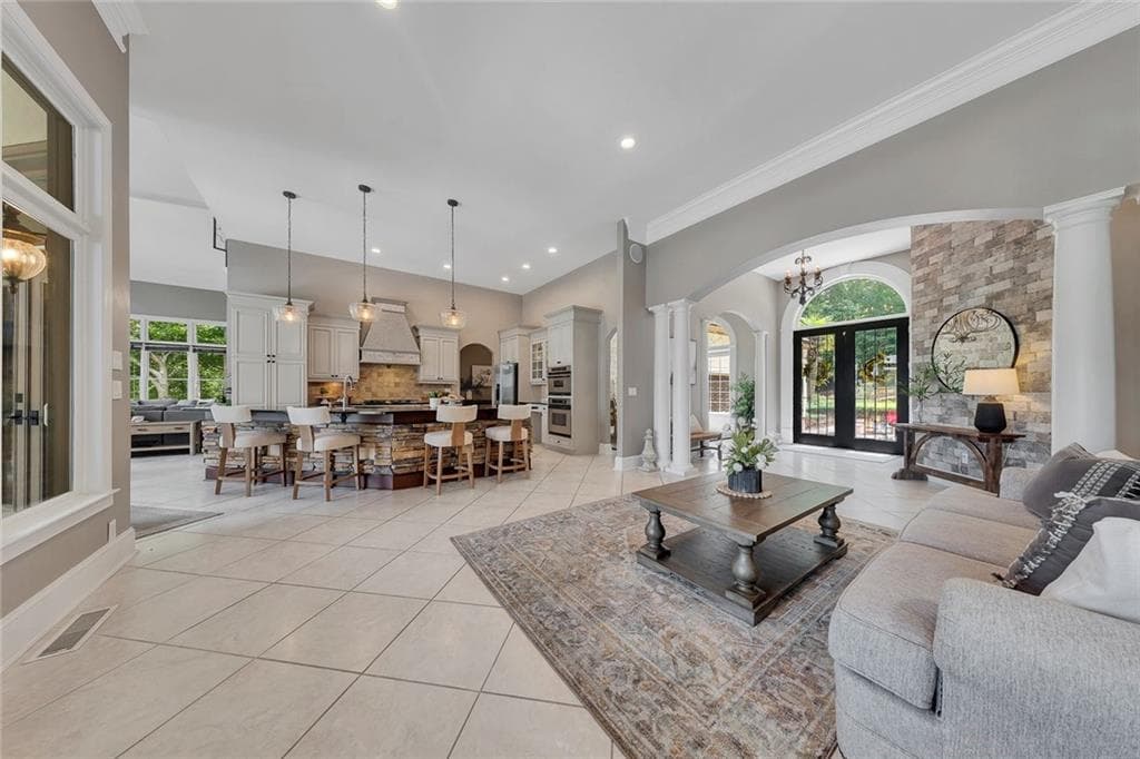 6 bedroom, 5 bathroom, 6,538 sq ft single family residence for sale at 701 Lake Overlook Drive, Canton, GA 30114 — photo 8