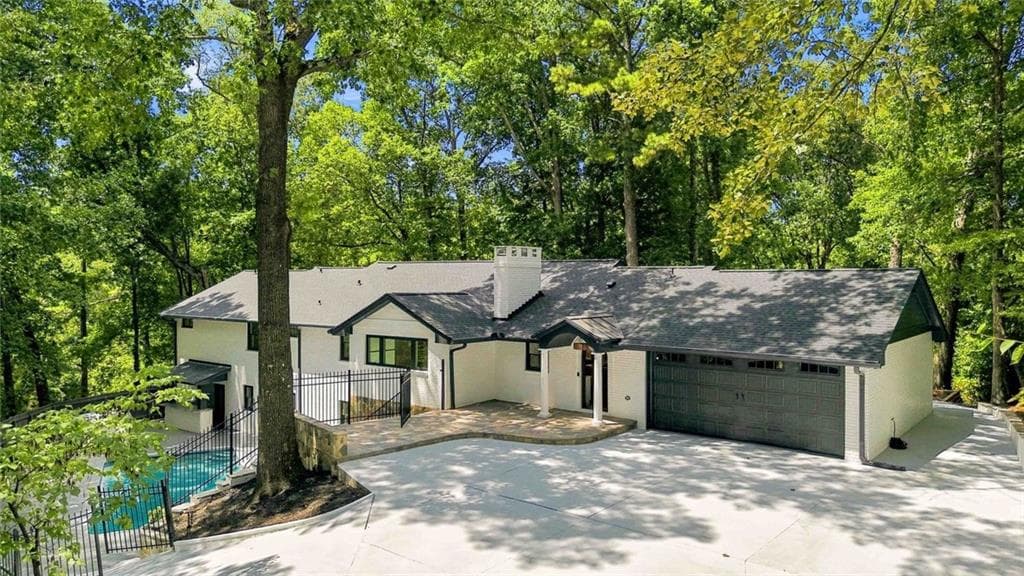 7 bedroom, 6 bathroom, 5,864 sq ft single family residence for sale at 510 River Valley Road, Sandy Springs, GA 30328 — photo 4