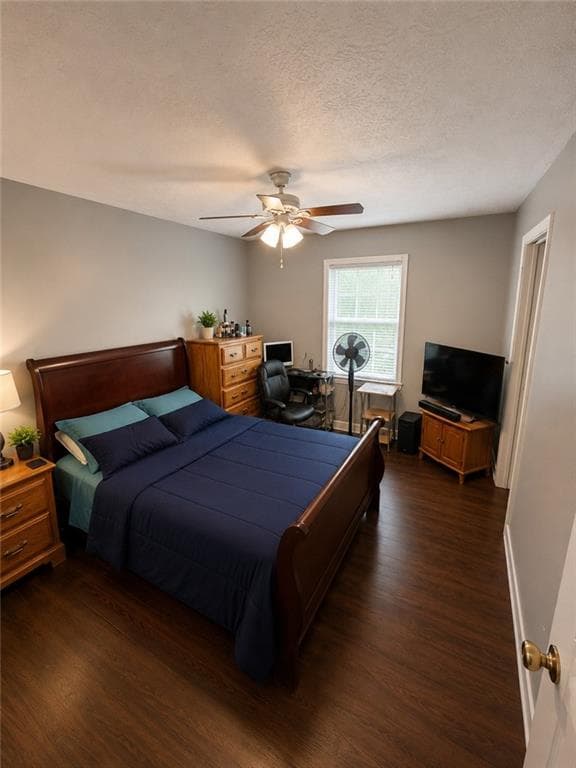 5 bedroom, 2 bathroom, 2,700 sq ft single family residence for sale at 7528 Pembrook Court, Riverdale, GA 30274 — photo 4