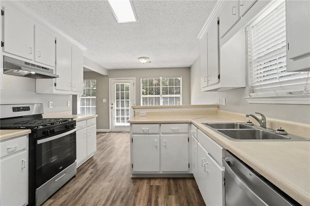 3 bedroom, 2 bathroom, 1,558 sq ft single family residence for sale at 140 Cannon Drive, Fayetteville, GA 30214 — photo 7
