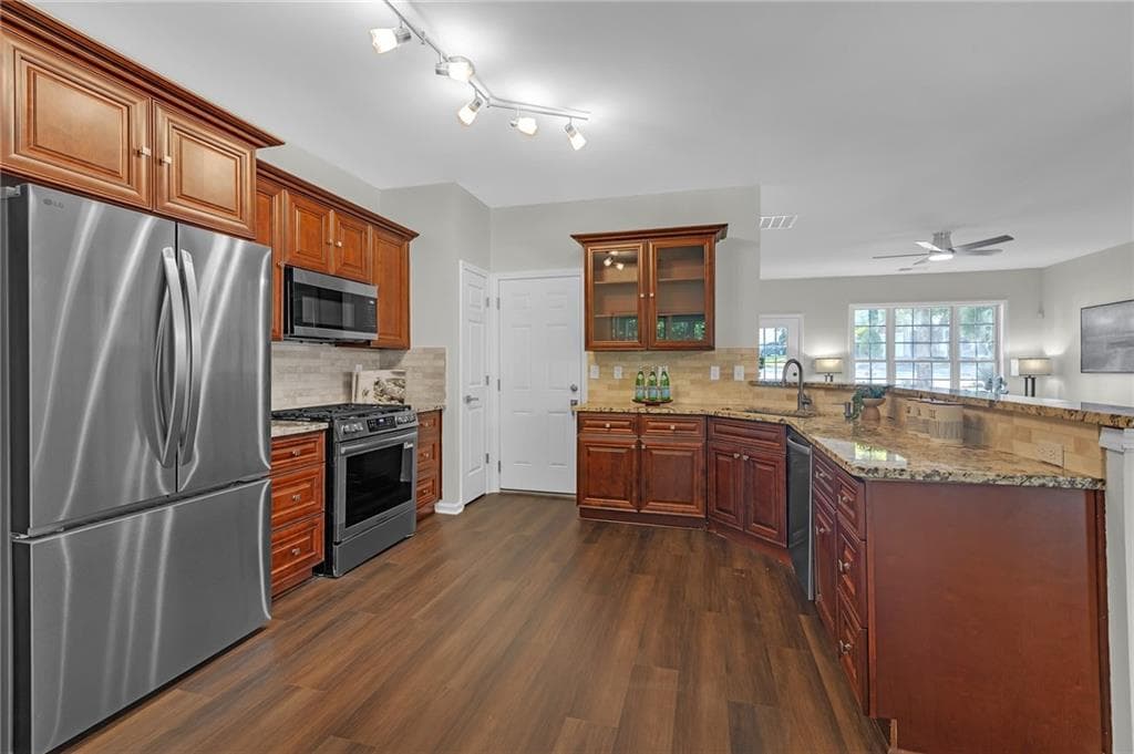 3 bedroom, 3 bathroom, 1,552 sq ft single family residence for sale at 415 Wittenridge Court, Alpharetta, GA 30022 — photo 9