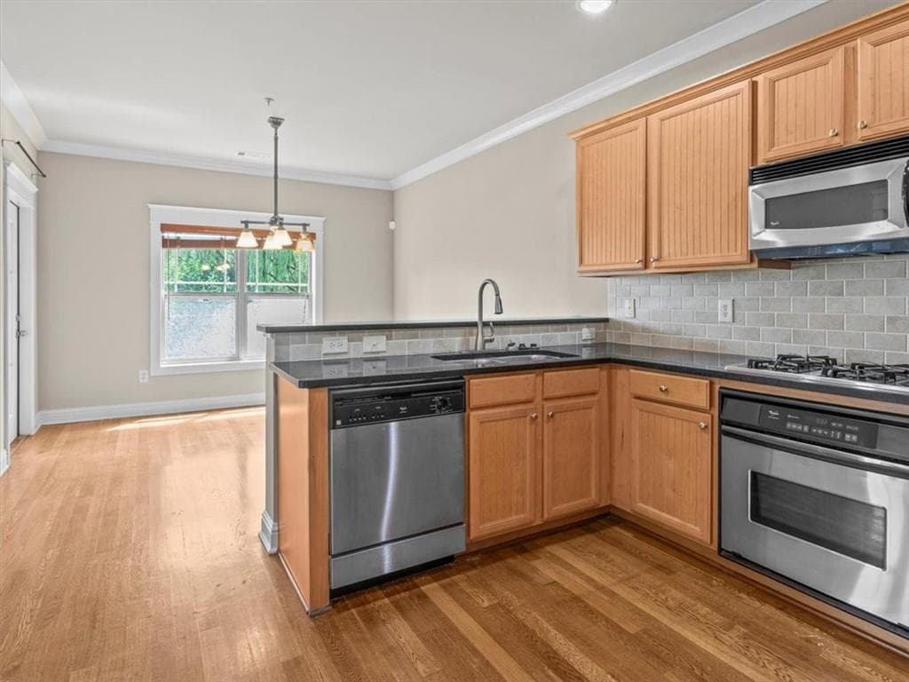 2 bedroom, 2 bathroom, 1,164 sq ft townhouse for rent at 655 Mead Street 8, Atlanta, GA 30312 for $2,295 a month — photo 8