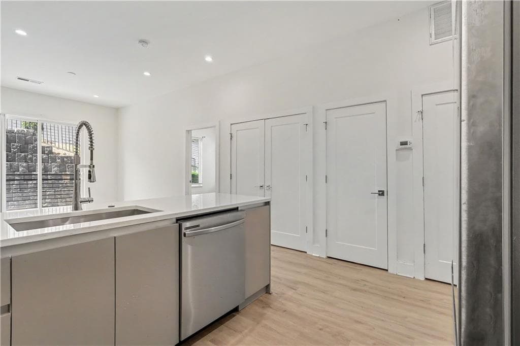 2 bedroom, 2 bathroom, 1,150 sq ft condominium for sale at 1155 Custer Avenue 110, Atlanta, GA 30316 — photo 8