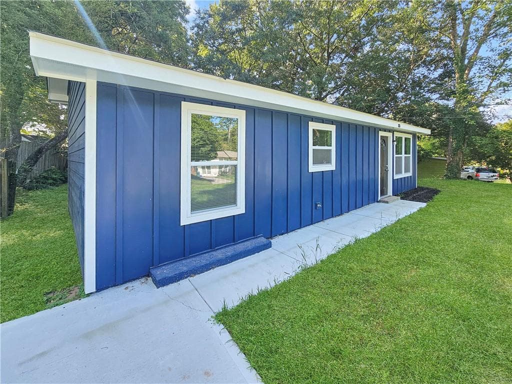 3 bedroom, 1 bathroom, 952 sq ft single family residence for sale at 373 Floyd Street, Smyrna, GA 30082 — photo 2