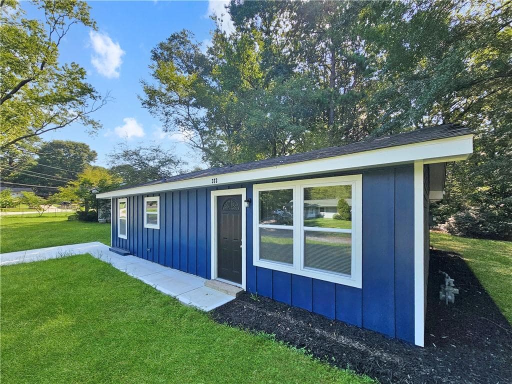 3 bedroom, 1 bathroom, 952 sq ft single family residence for sale at 373 Floyd Street, Smyrna, GA 30082 — photo 3