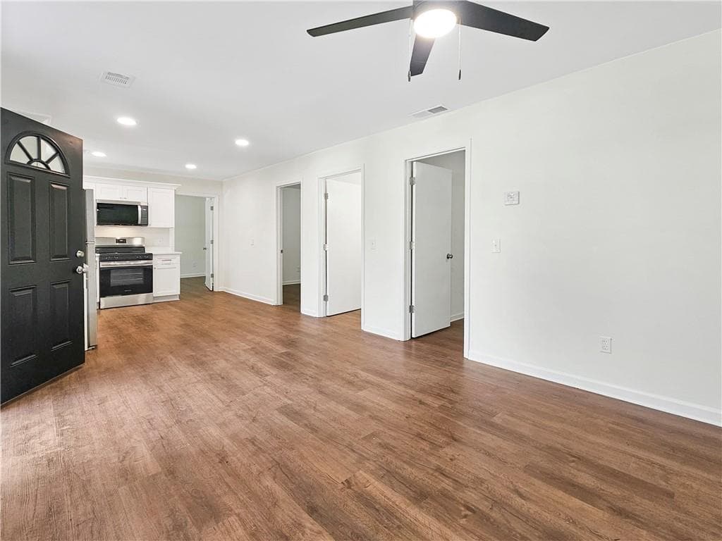 3 bedroom, 1 bathroom, 952 sq ft single family residence for sale at 373 Floyd Street, Smyrna, GA 30082 — photo 8