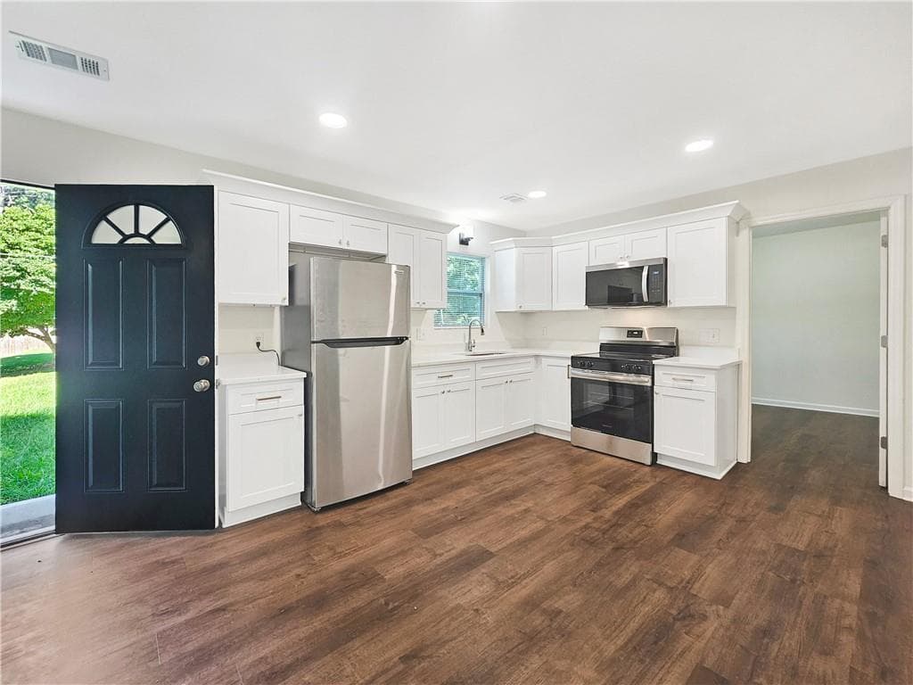 3 bedroom, 1 bathroom, 952 sq ft single family residence for sale at 373 Floyd Street, Smyrna, GA 30082 — photo 9