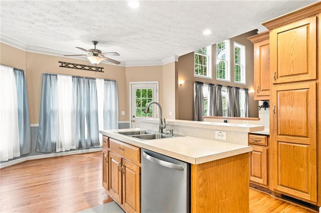 4 bedroom, 3 bathroom, 2,310 sq ft single family residence under contract at 707 Bedford Trace, Canton, GA 30114 — photo 3