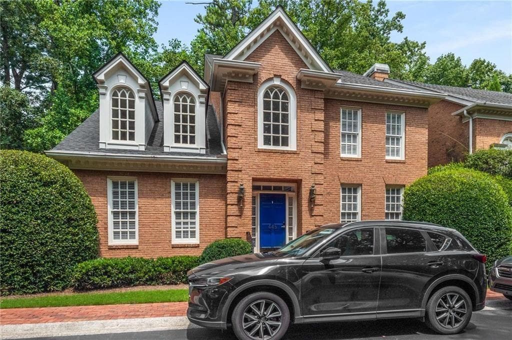 4 bedroom, 5 bathroom, 4,035 sq ft single family residence for rent at 448 Ivy Park Ln Lane, Atlanta, GA 30342 for $6,500 a month — photo 3