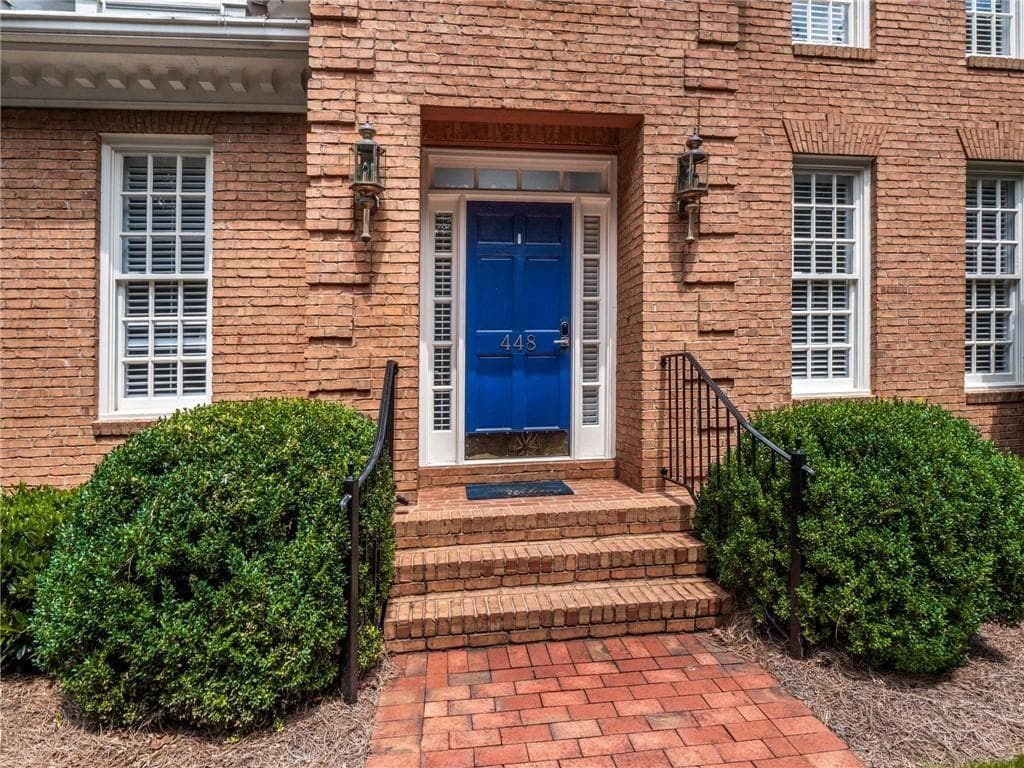 4 bedroom, 5 bathroom, 4,035 sq ft single family residence for rent at 448 Ivy Park Ln Lane, Atlanta, GA 30342 for $6,500 a month — photo 4