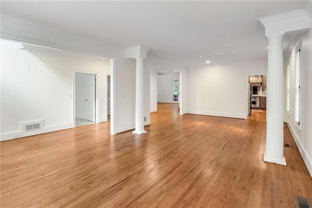 4 bedroom, 5 bathroom, 4,035 sq ft single family residence for rent at 448 Ivy Park Ln Lane, Atlanta, GA 30342 for $6,500 a month — photo 5