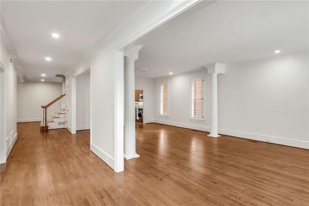4 bedroom, 5 bathroom, 4,035 sq ft single family residence for rent at 448 Ivy Park Ln Lane, Atlanta, GA 30342 for $6,500 a month — photo 7