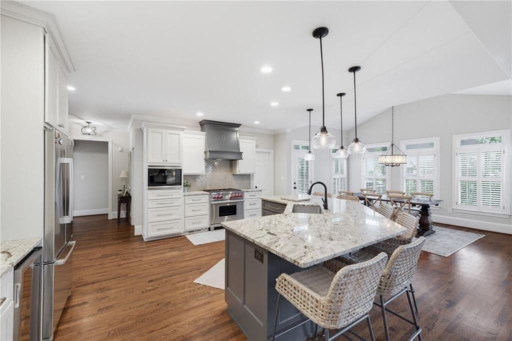 6 bedroom, 5 bathroom, 6,283 sq ft single family residence under contract at 5190 Wild Ginger Cove, Peachtree Corners, GA 30092 — photo 4