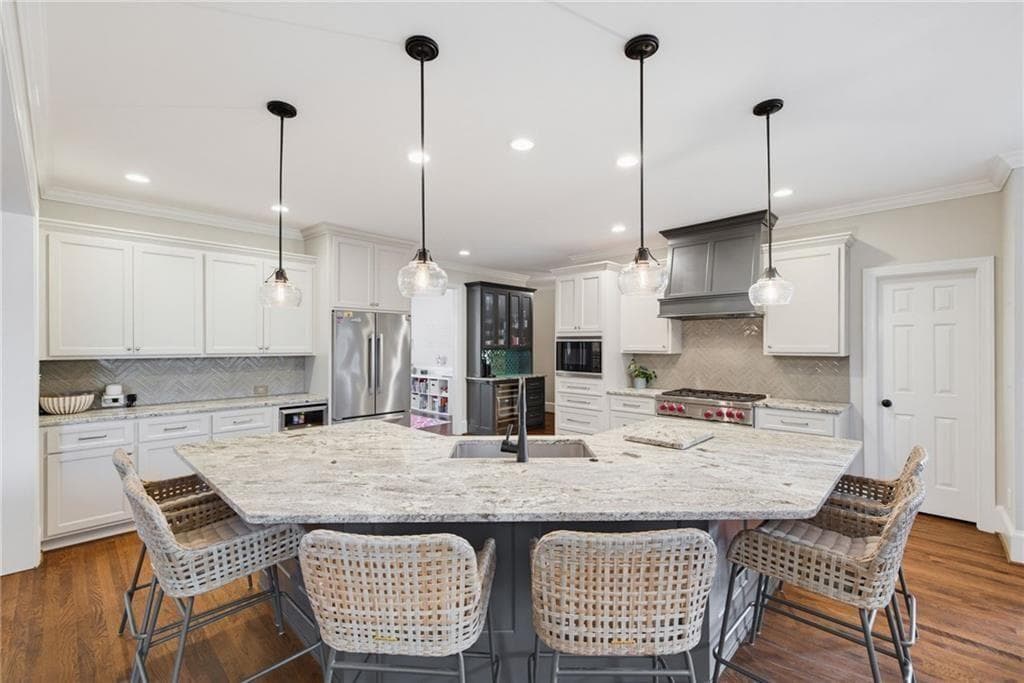 6 bedroom, 5 bathroom, 6,283 sq ft single family residence under contract at 5190 Wild Ginger Cove, Peachtree Corners, GA 30092 — photo 5