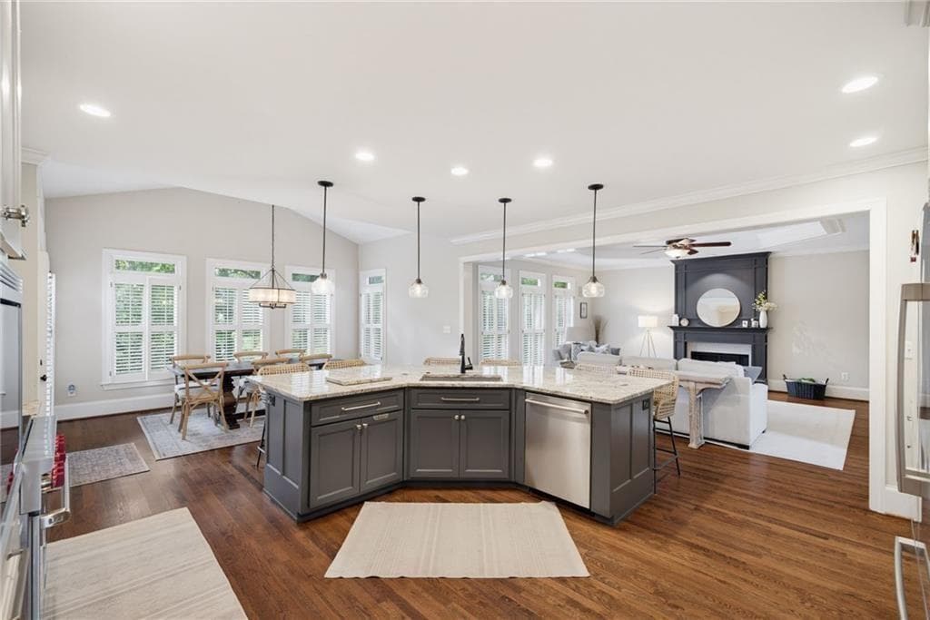 6 bedroom, 5 bathroom, 6,283 sq ft single family residence under contract at 5190 Wild Ginger Cove, Peachtree Corners, GA 30092 — photo 6