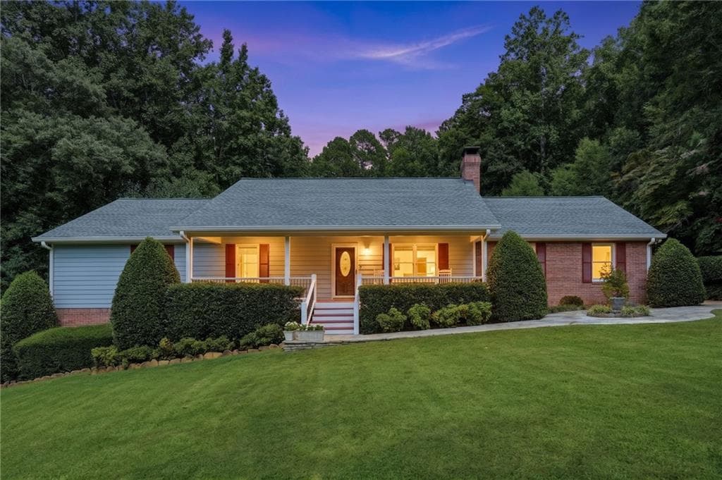4 bedroom, 3 bathroom, 2,976 sq ft single family residence for sale at 3992 Doc Sams Road, Cumming, GA 30028 — photo 2