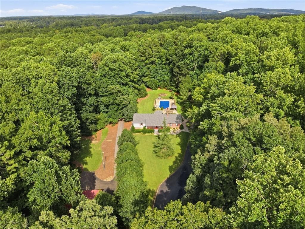 4 bedroom, 3 bathroom, 2,976 sq ft single family residence for sale at 3992 Doc Sams Road, Cumming, GA 30028 — photo 5