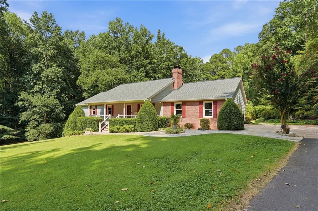 4 bedroom, 3 bathroom, 2,976 sq ft single family residence for sale at 3992 Doc Sams Road, Cumming, GA 30028 — photo 6