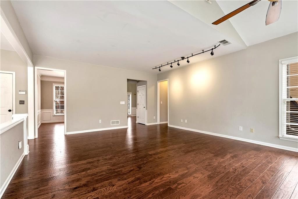 4 bedroom, 3 bathroom, 2,730 sq ft single family residence for sale at 7530 Newstead Drive, Cumming, GA 30041 — photo 9