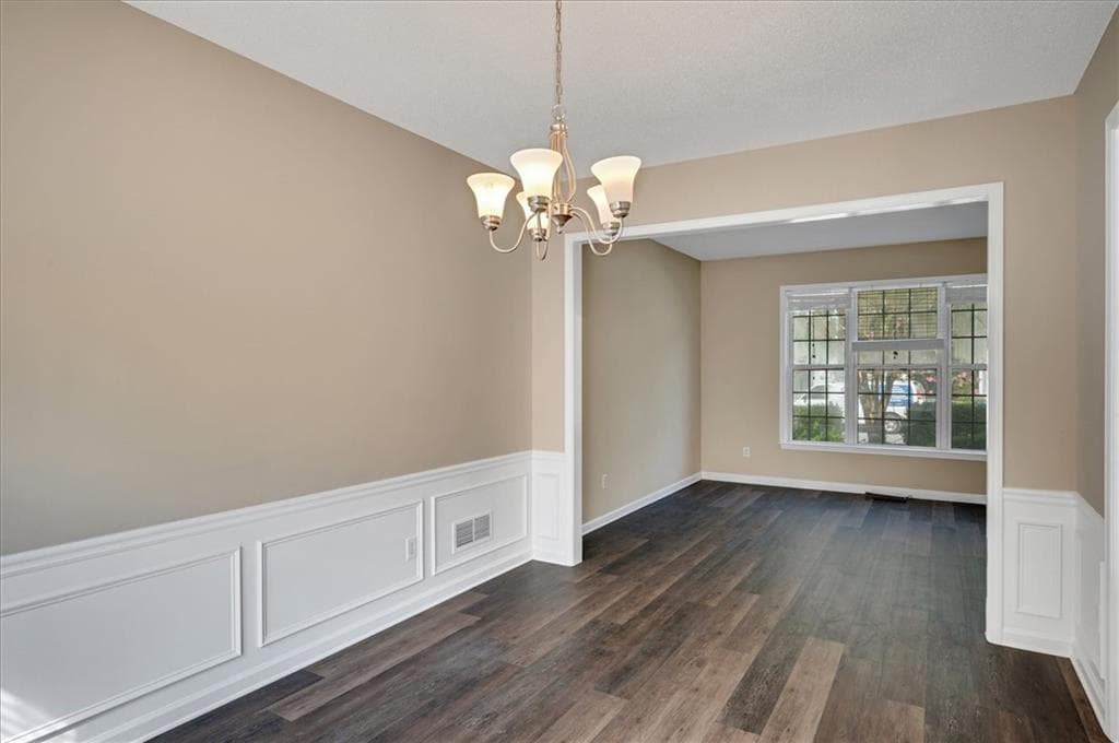 4 bedroom, 3 bathroom, 2,284 sq ft single family residence for rent at 11585 Crossington Road, Johns Creek, GA 30005 for $3,500 a month — photo 5