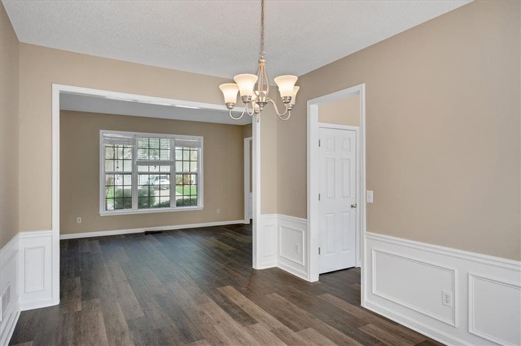 4 bedroom, 3 bathroom, 2,284 sq ft single family residence for rent at 11585 Crossington Road, Johns Creek, GA 30005 for $3,500 a month — photo 6