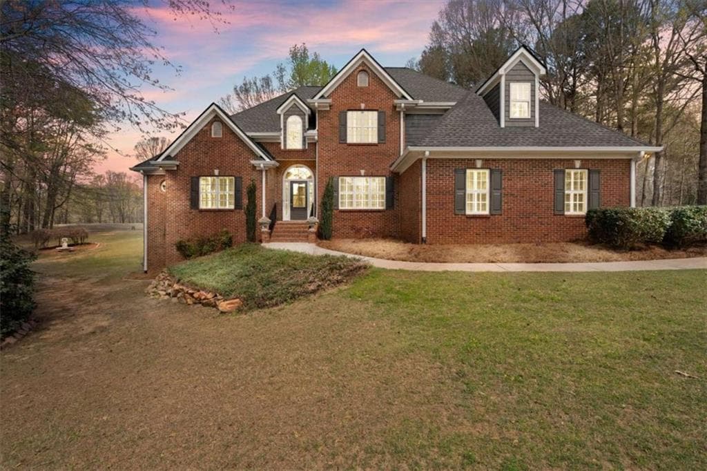 5 bedroom, 4 bathroom, 3,000 sq ft single family residence for sale at 304 Pinehurst Way, Carrollton, GA 30116 — photo 2