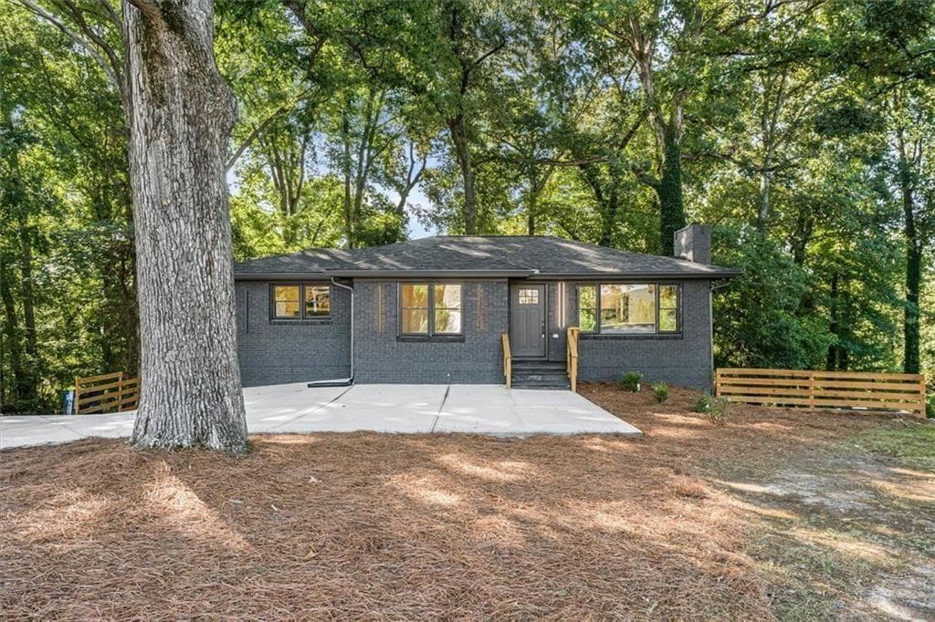 4 bedroom, 3 bathroom, 2,400 sq ft single family residence for sale at 6025 Oakdale Road, Mableton, GA 30126 — photo 2