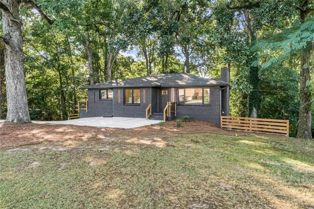 4 bedroom, 3 bathroom, 2,400 sq ft single family residence for sale at 6025 Oakdale Road, Mableton, GA 30126 — photo 3